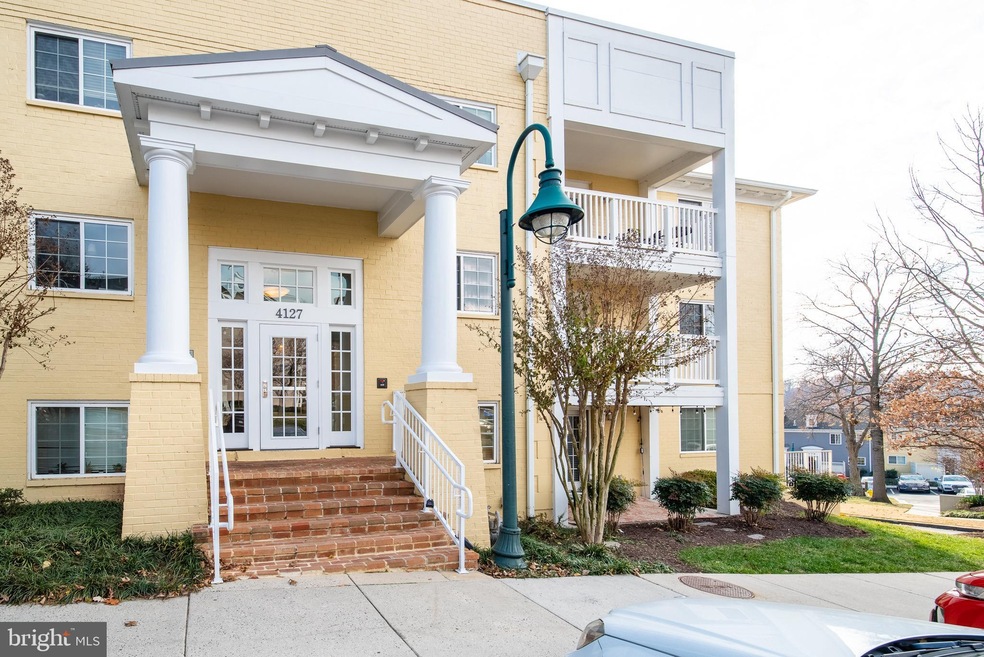 4127 S Four Mile Run Dr unit 403, Arlington, VA 22204 - photo 1