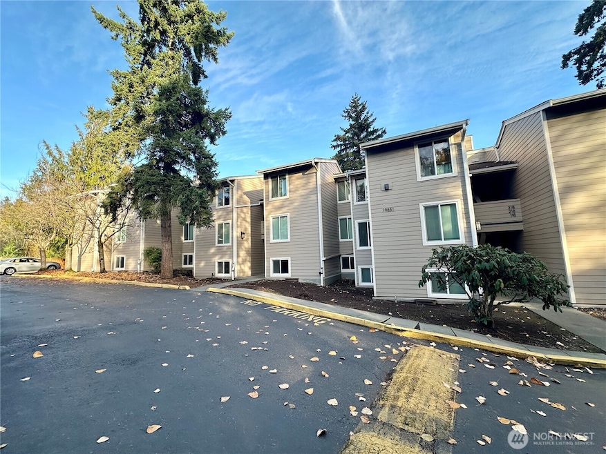 19851 25th Ave NE unit 204, Shoreline, WA 98155 - photo 1