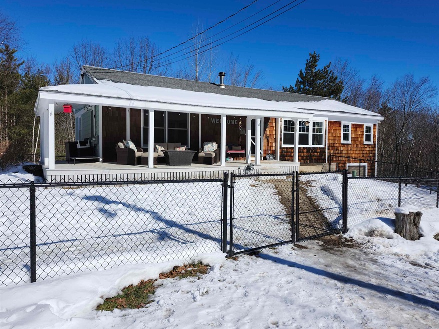 1093 Craney Hill Rd, Henniker, NH 03242 - photo 1