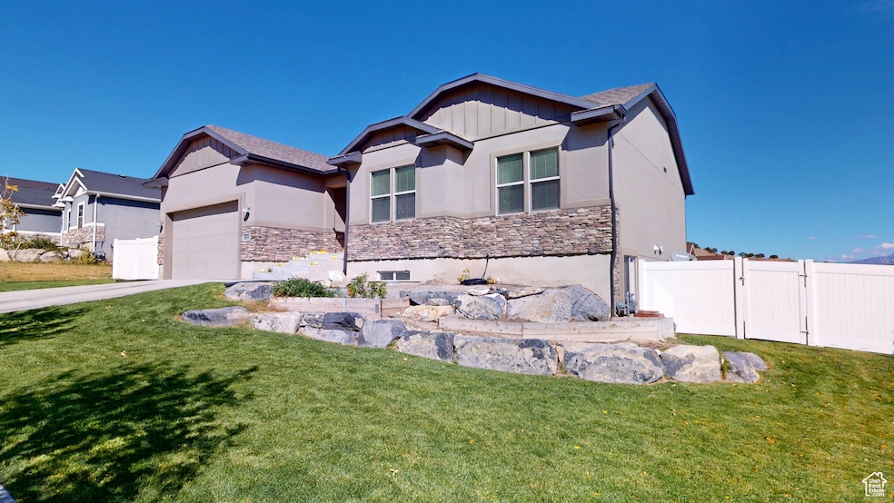 3809 E Hollow Crest Dr, Eagle Mountain, UT 84005 - photo 1