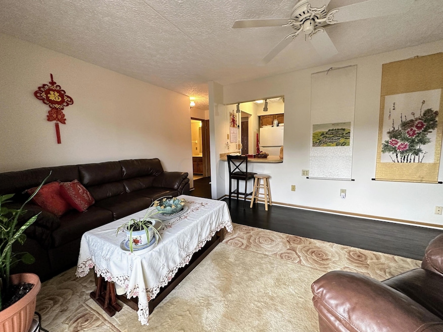 Living room 3