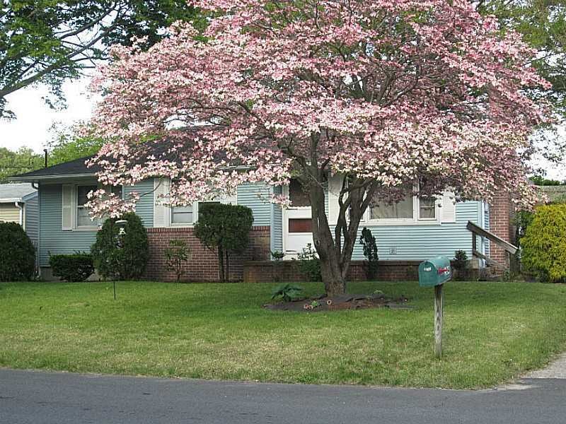 104 Crane St, Warwick, RI 02889 - photo 1