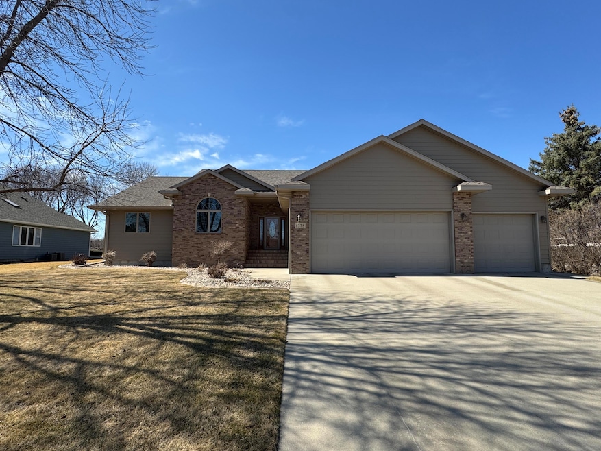 1375 Riverview Dr