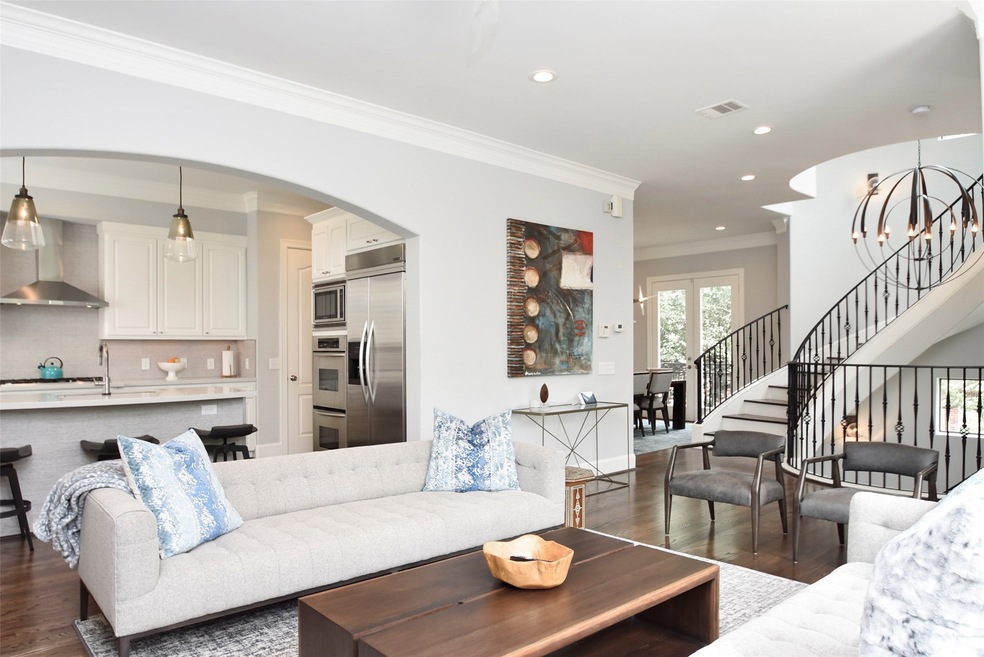 1971 Indiana St, Houston, TX 77019 - photo 1