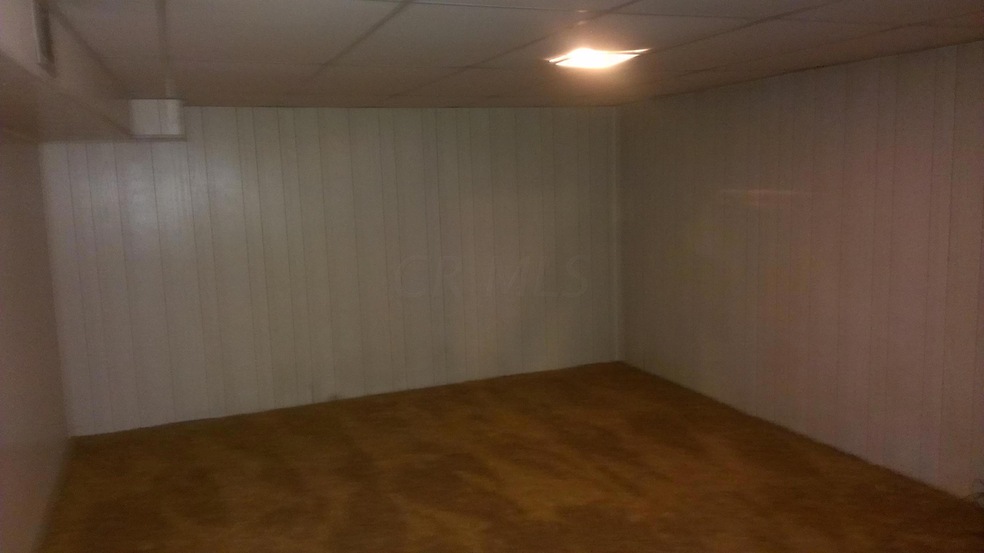 4064 Mayflower Blvd, Columbus, OH 43213 - photo 1