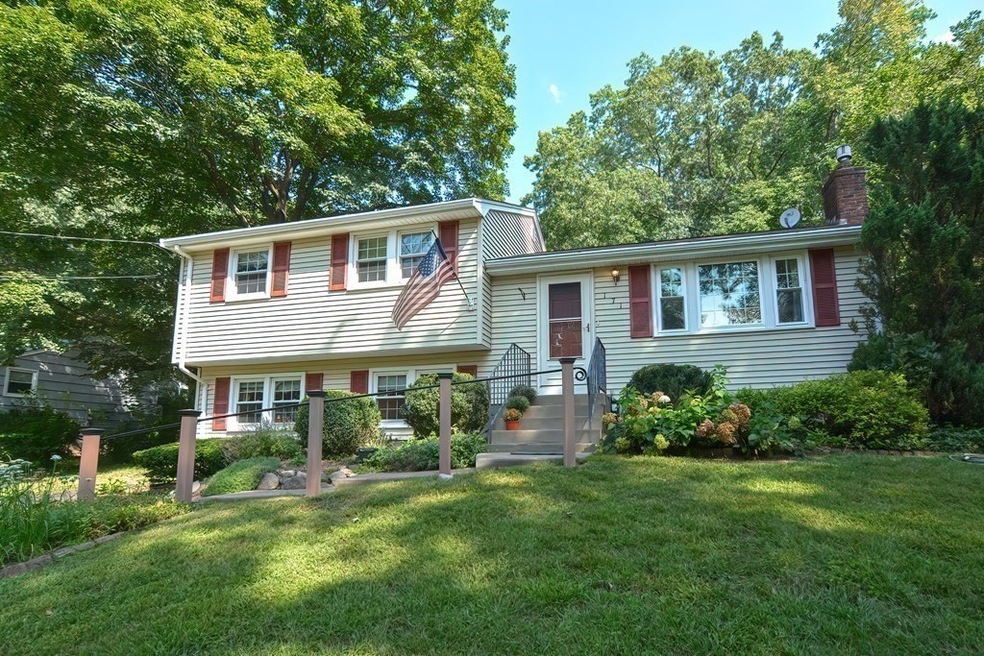 171 Locust St, Holliston, MA 01746 - photo 1