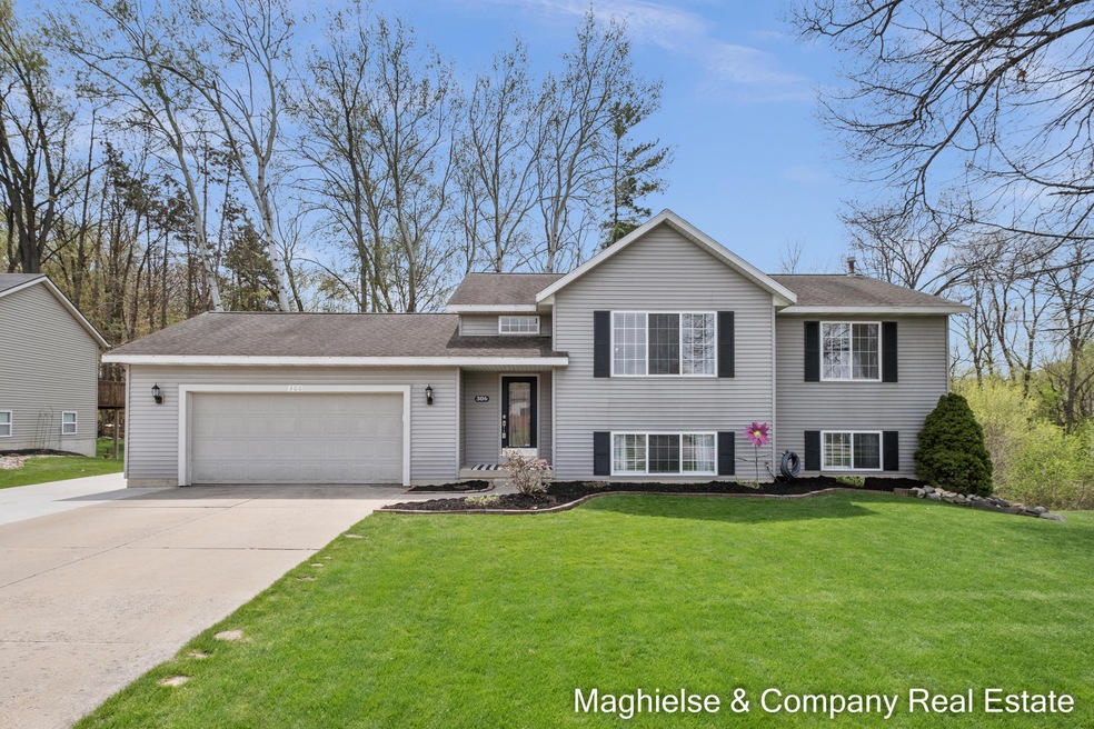 306 Willow Run Dr, Wayland, MI 49348 - photo 1