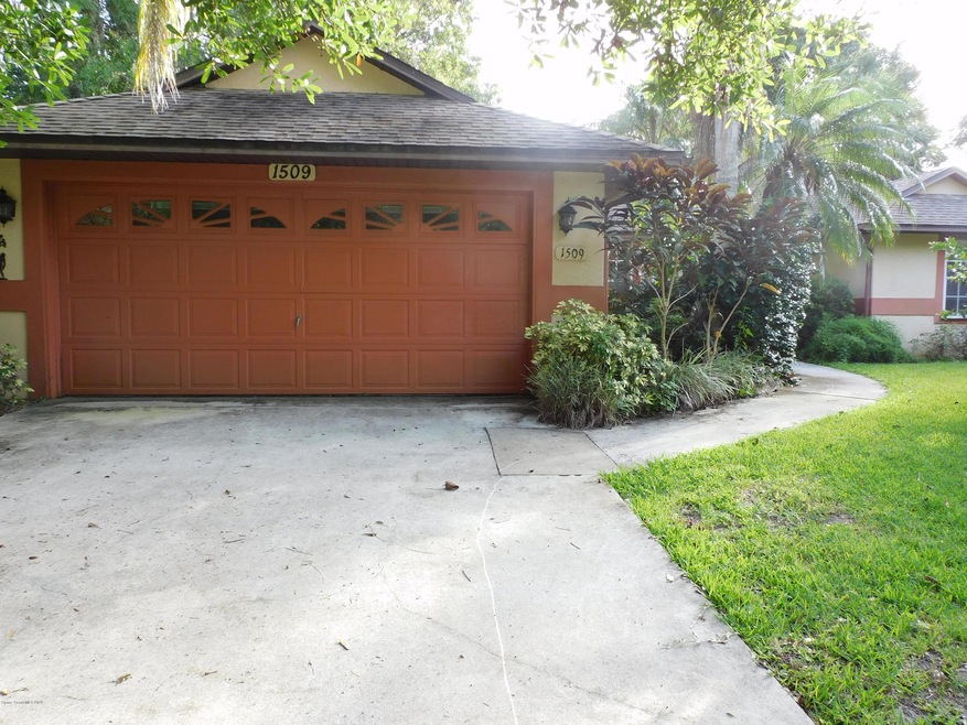 1509 Esterbrook Ln, Sebastian, FL 32958 - photo 1