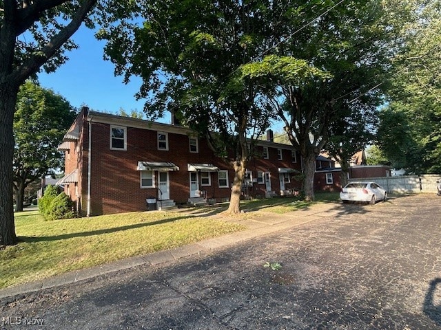 805 Spangler Rd NE, Canton, OH 44714 - photo 1