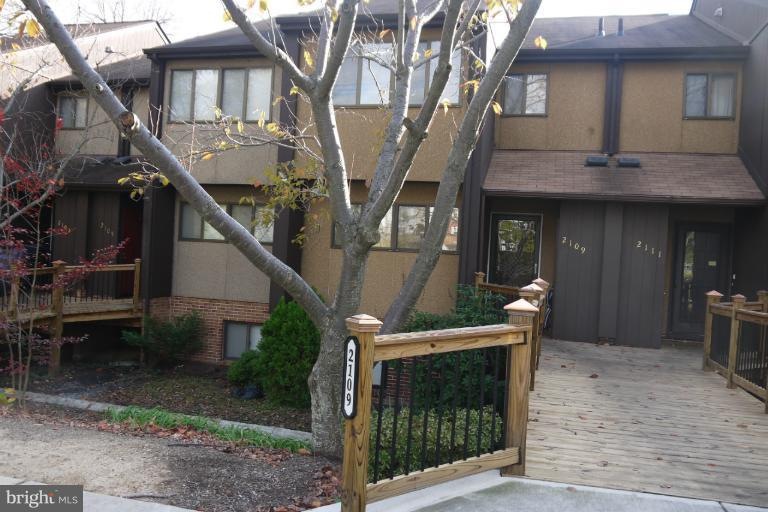 2109 Old Landing Way unit 17-5, Woodbridge, VA 22191 - photo 1