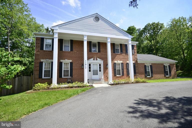 11917 Falls Rd, Potomac, MD 20854 - photo 1