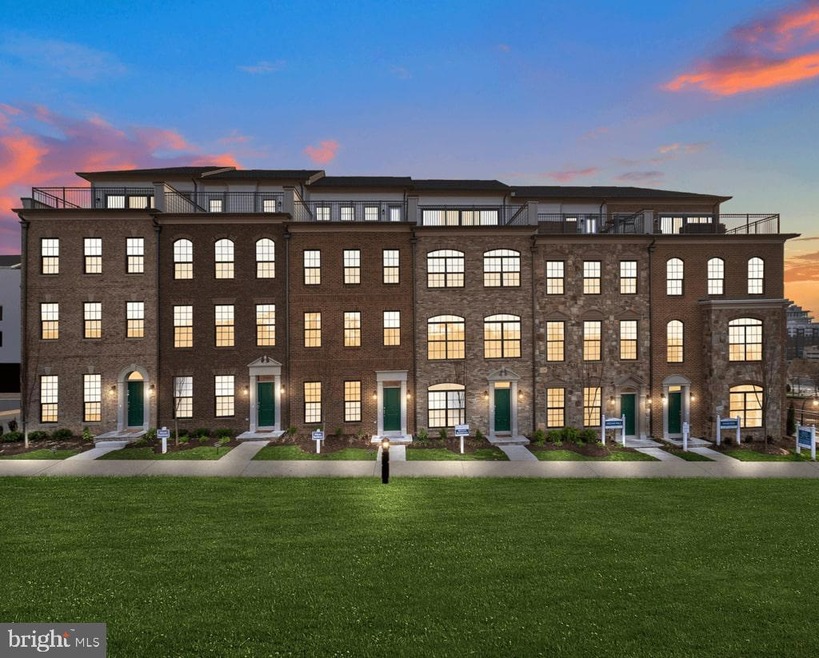 606 Leigh Way, Oxon Hill, MD 20745 - photo 1