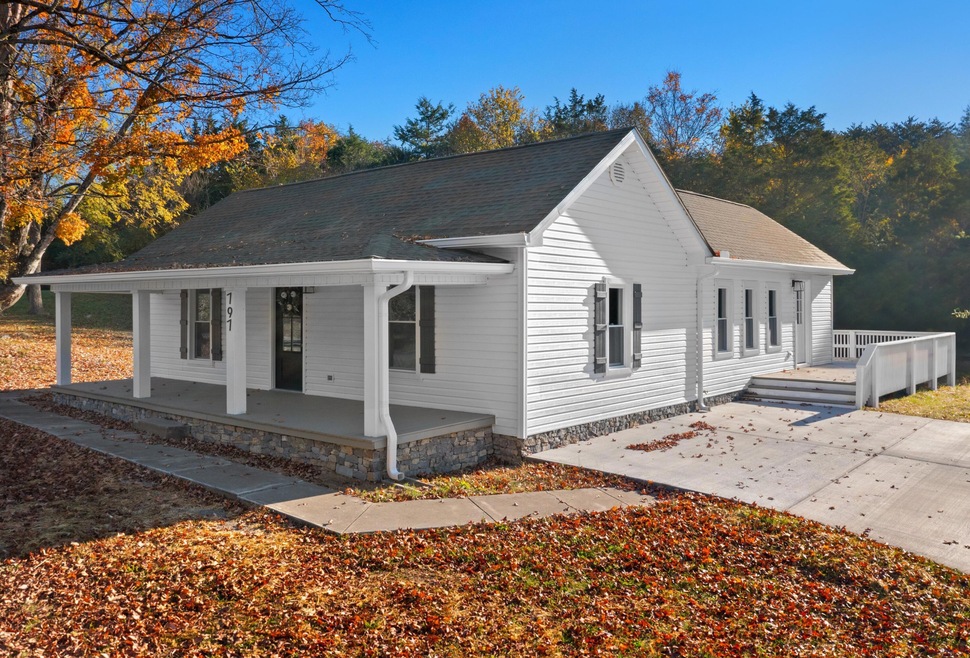797 S Sugar Hollow Rd, Morristown, TN 37813 - photo 1