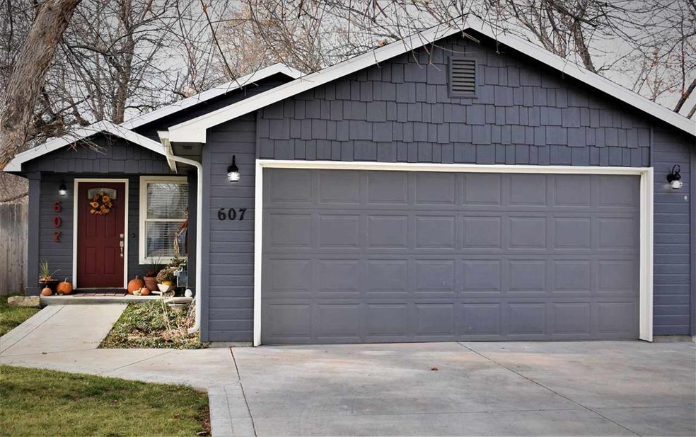607 S Banner St, Nampa, ID 83686 - photo 1