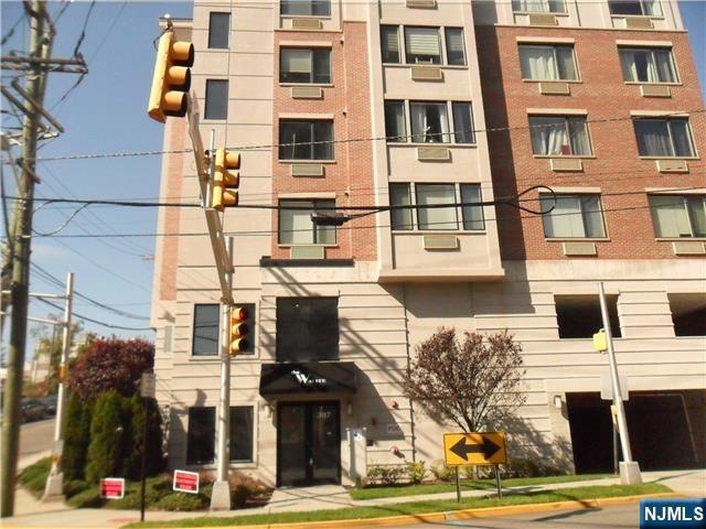 307 Gorge Rd unit 504, Cliffside Park, NJ 07010 - photo 1