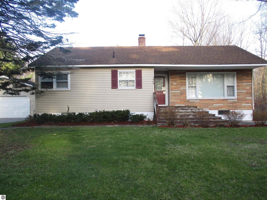 1409 N Huron Rd, Tawas City, MI 48763 - photo 1