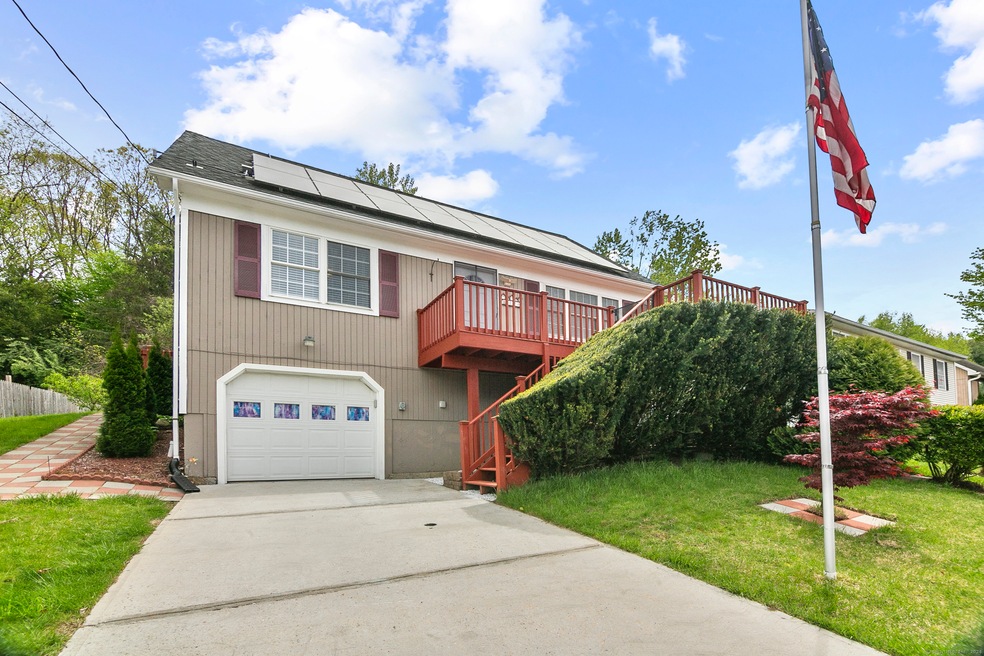 126 Kara Dr, Waterbury, CT 06704 - photo 1