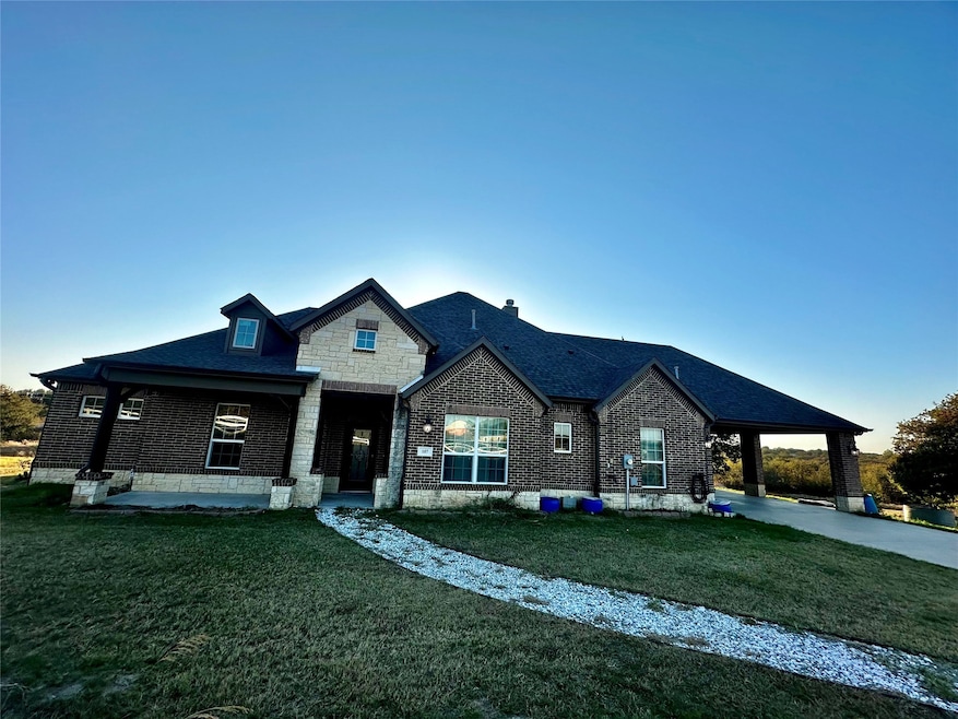 107 Rock Salt Ct, Springtown, TX 76082 - photo 1