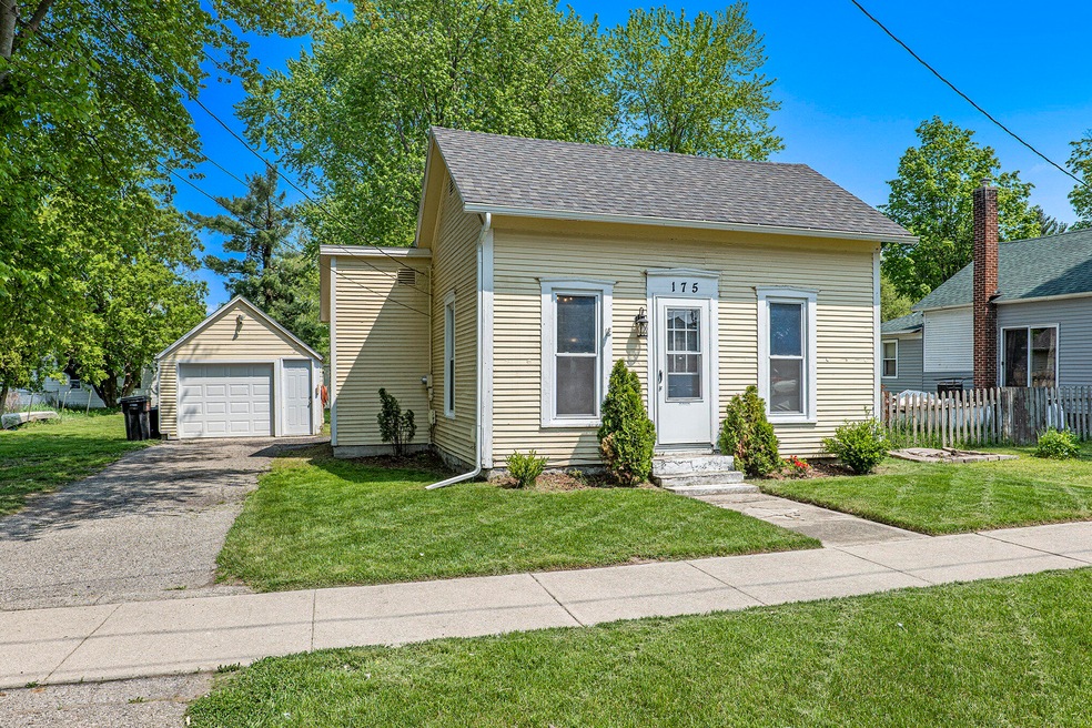 175 Oak St, Cedar Springs, MI 49319 MLS 23016458