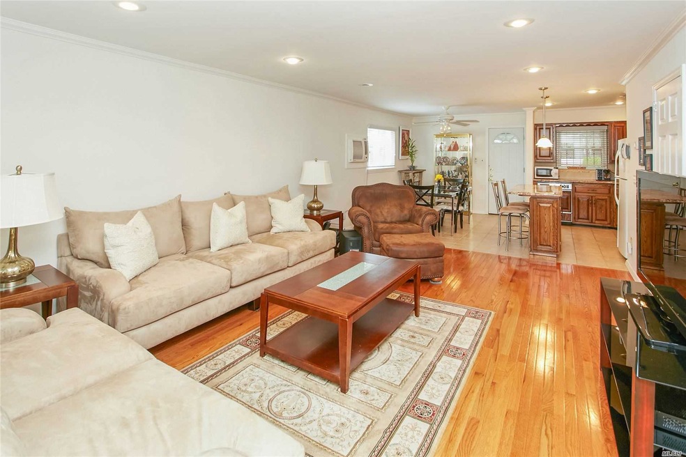 64-30 137th St, Flushing, NY 11367 - photo 1