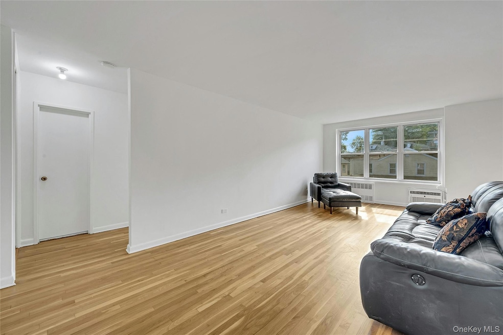 5730 Mosholu Ave unit 5F, Bronx, NY 10471 - photo 1