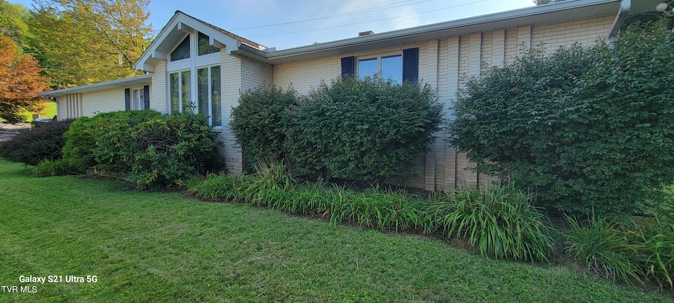 For Sale $220,000 • Co-Listing Agent