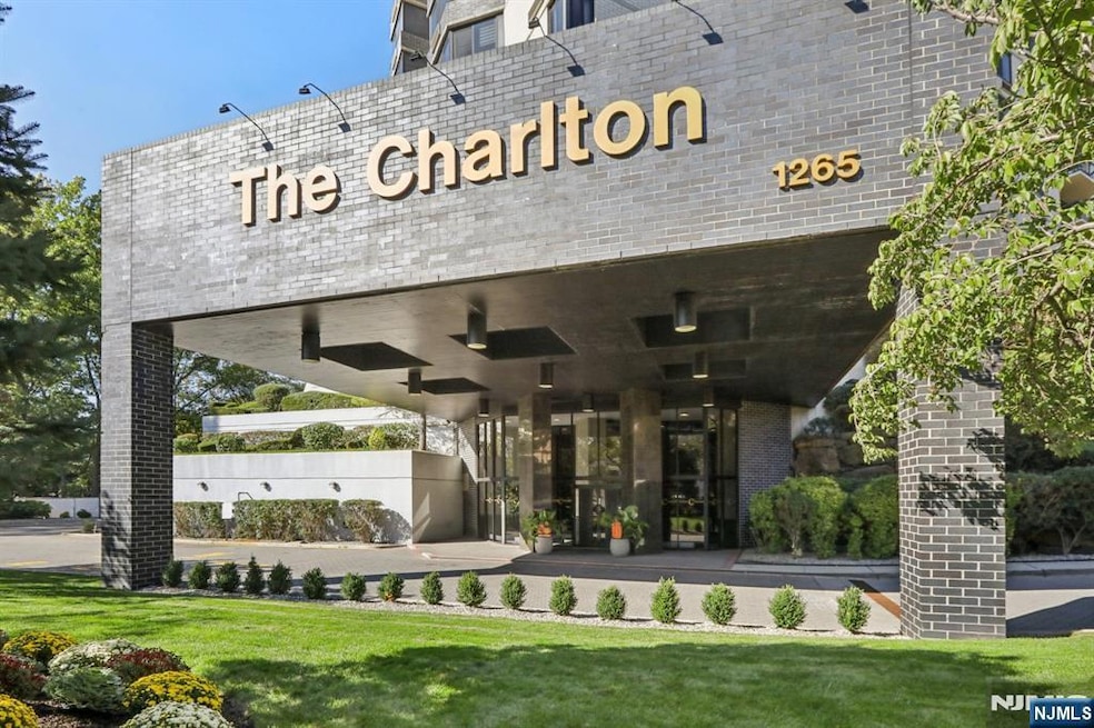 Pending $439,000 • Co-Listing Agent