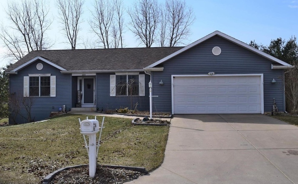 818 Sportsman Ln, La Porte, IN 46350 - photo 1