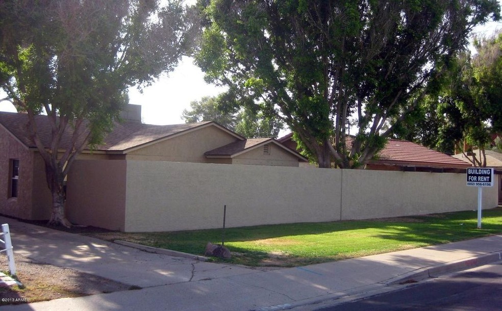 24th_Front Exterior