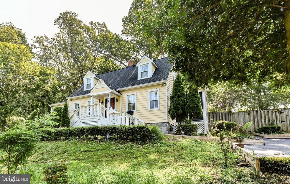 6911 Elm Dr, Alexandria, VA 22306 - photo 1