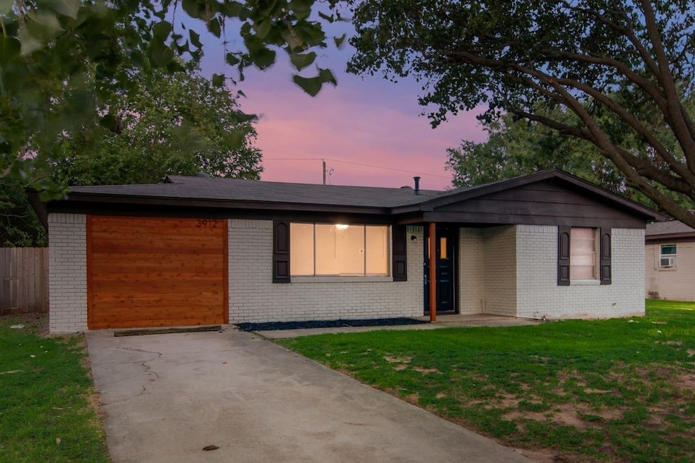 3912 Lakewood Dr, Fort Worth, TX 76135 - photo 1