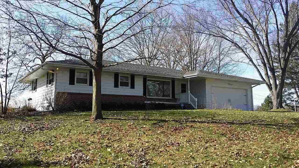 345 Oak Ridge Dr, Cedarville, IL 61013 - photo 1