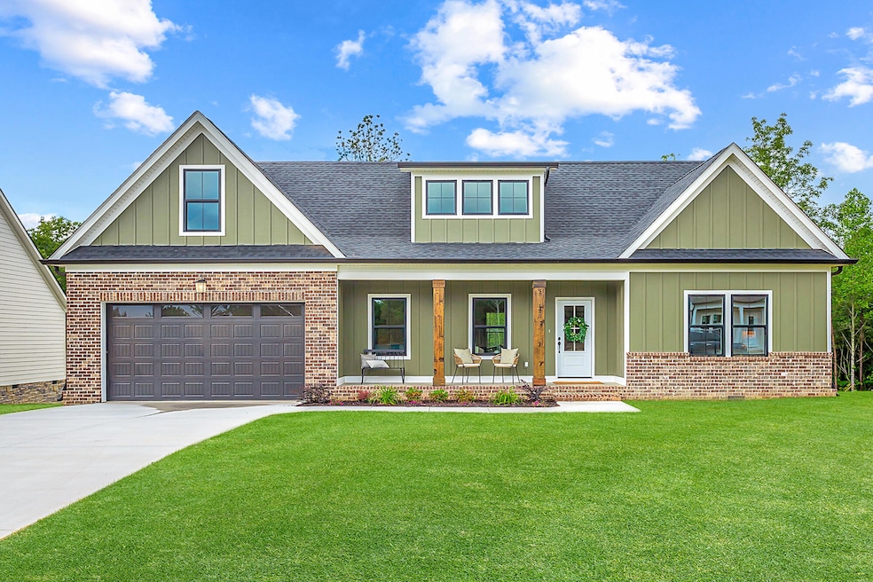 125 Cascade Dr, Rossville, GA 30741 - photo 1