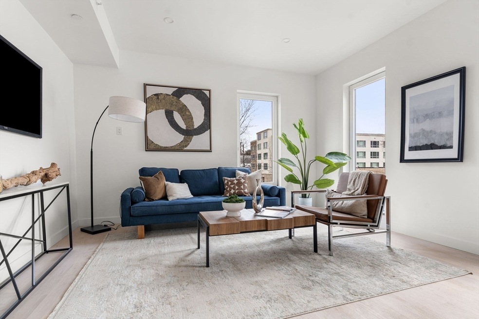 122 Washington St unit 5, Weymouth, MA 02188 - photo 1