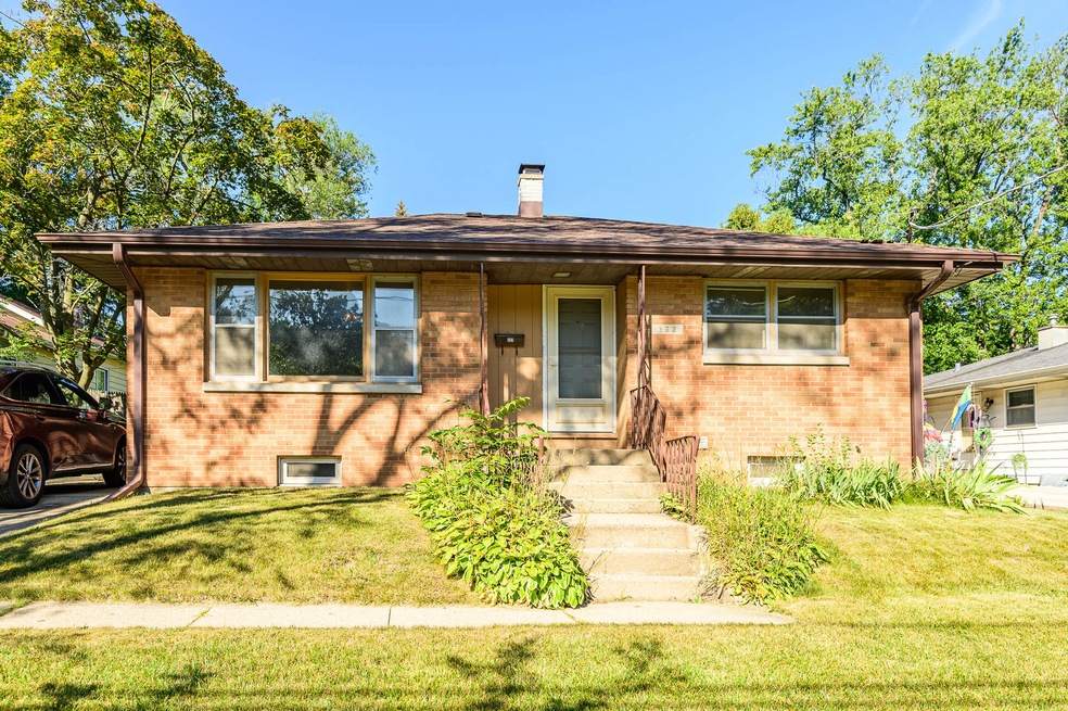 322 Keller Ave, Waukegan, IL 60085 - photo 1