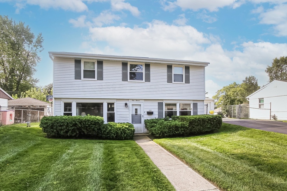 111 Pueblo Rd, Carpentersville, IL 60110 - photo 1