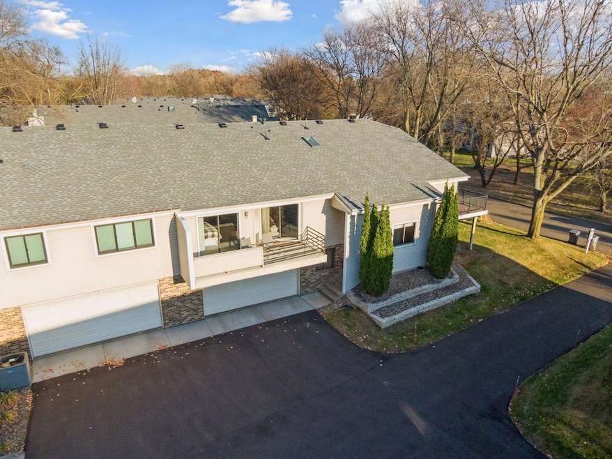 5524 Bimini Dr, Hopkins, MN 55343 - photo 1