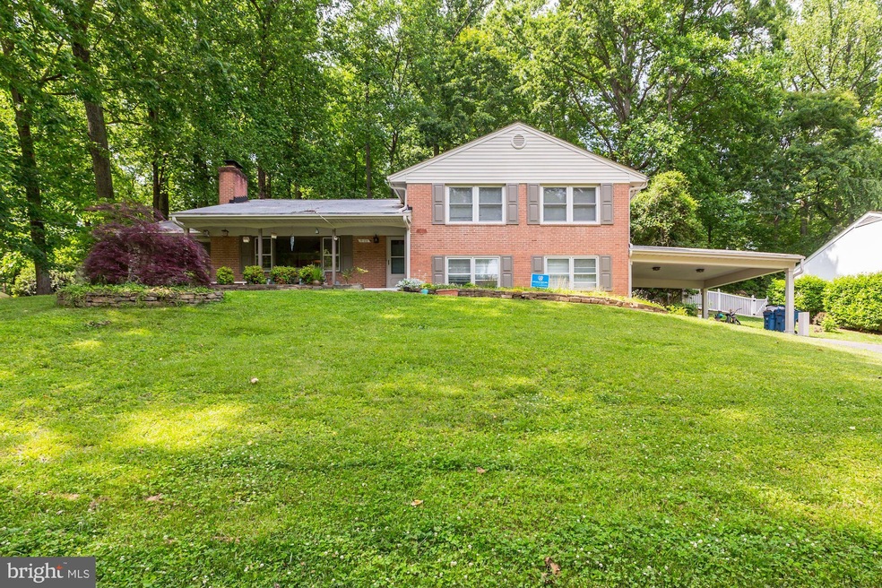 9102 Hamilton Dr, Fairfax, VA 22031 - photo 1