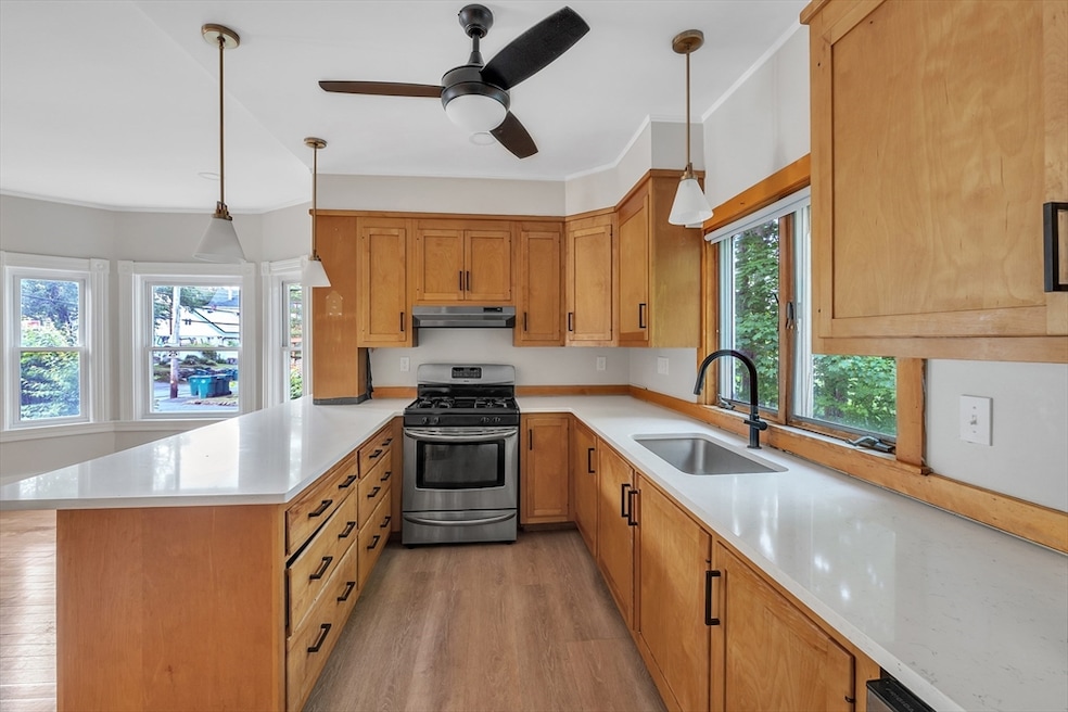 484 Rollstone St, Fitchburg, MA 01420 - photo 1