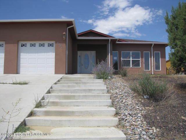 6304 Red Rock Dr, Farmington, NM 87402 - photo 1
