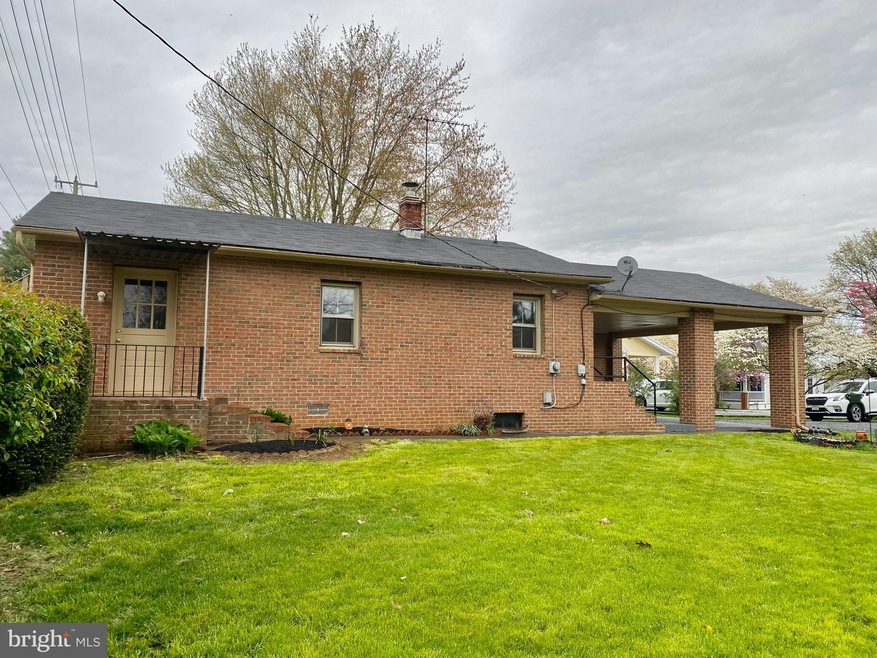 123 N 31st St, Purcellville, VA 20132 - photo 1