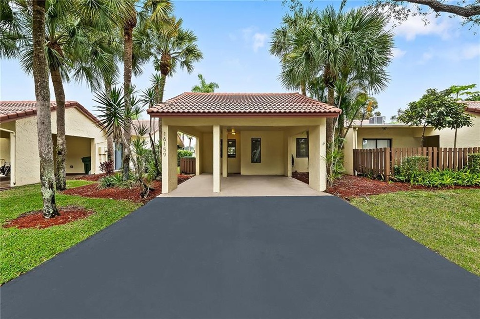 16159 Laurel Dr unit 29, Weston, FL 33326 - photo 1