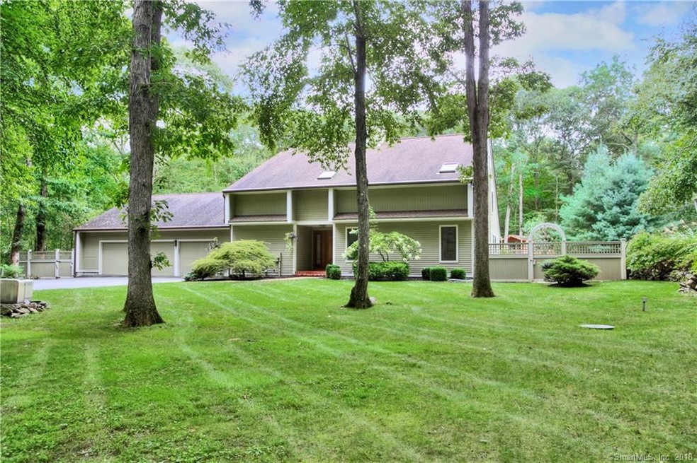 12 Brier Brook Weston~ 2+ flat, sunny acres!