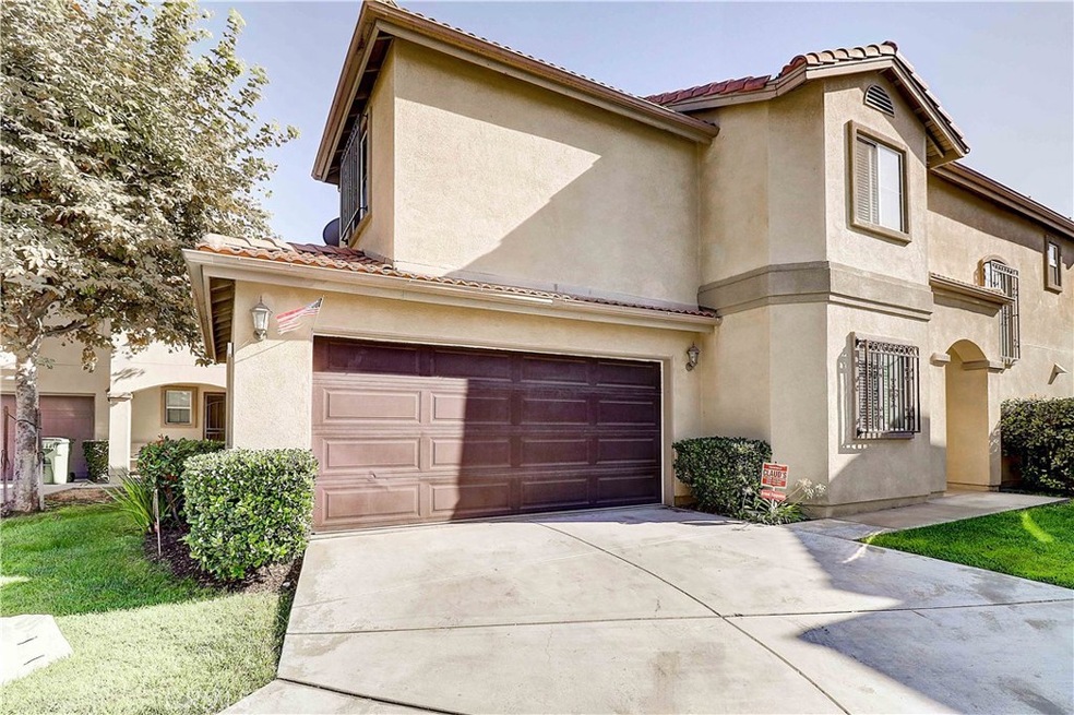 852 W Kemp Ct, Compton, CA 90220 - photo 1