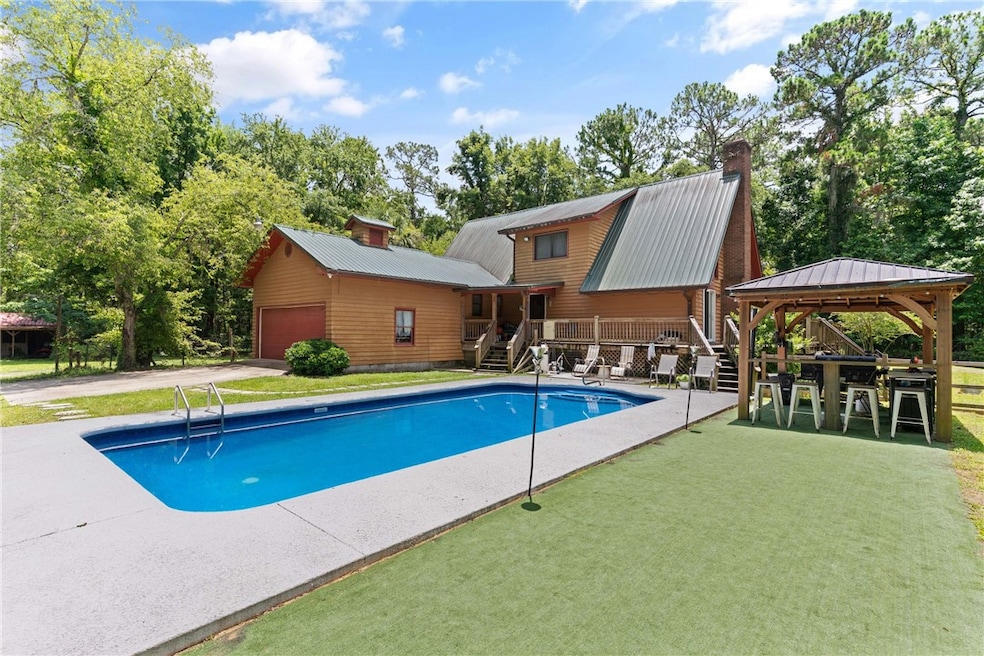 Beautiful country home with pool