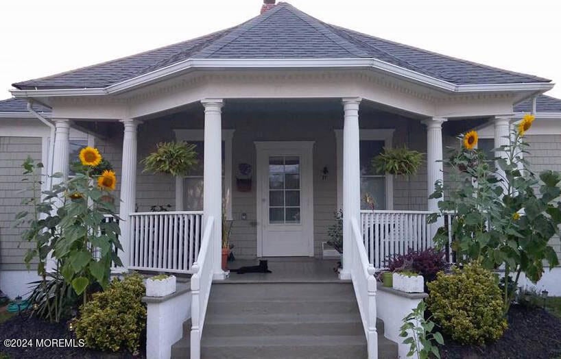 77 Seabreeze Way 1