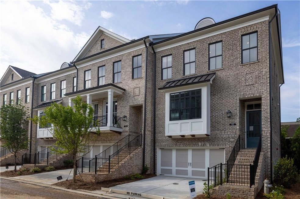 End unit, 4 sides brick townhome