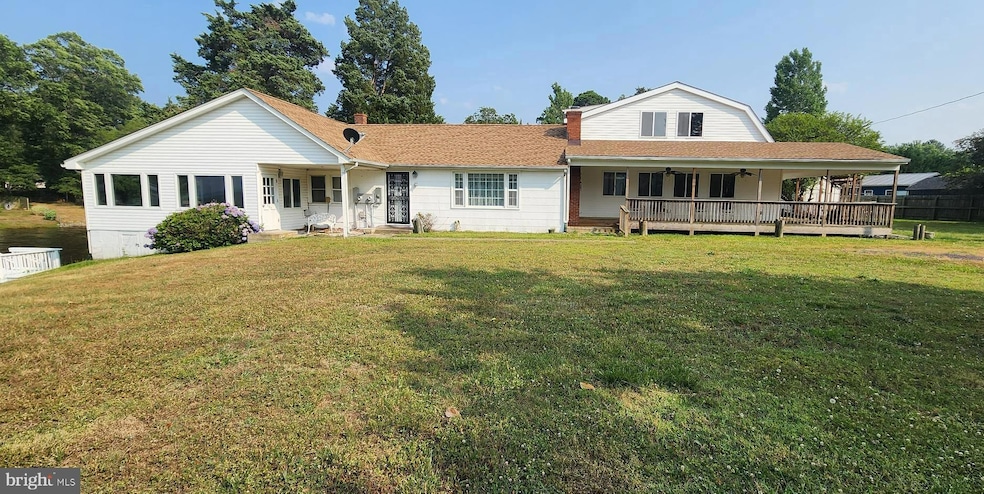 127 Riverview Cir, Colonial Beach, VA 22443 - photo 1