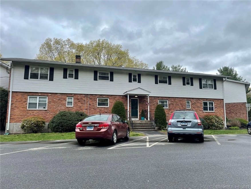 490 Oak Ave unit 43, Cheshire, CT 06410 - photo 1