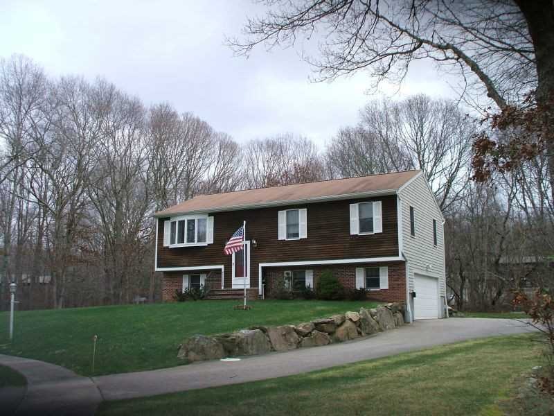 131 Erin Dr, Wakefield, RI 02879 - photo 1